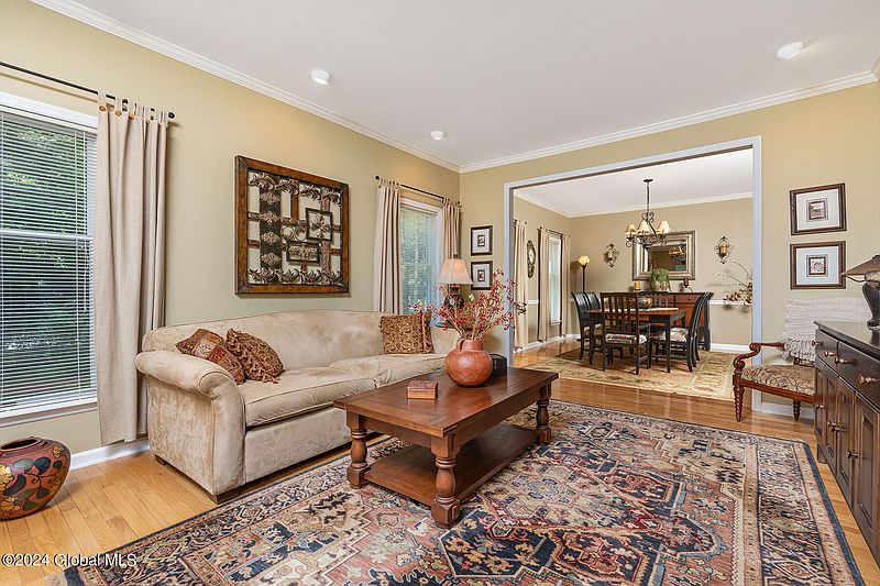 3rd image of 10 Gullane Drive