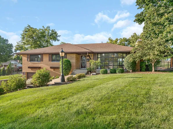 206 Daggett Ave, Lockport, IL 60441