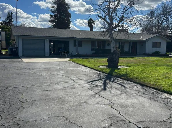 2745 E Goshen Avenue NE, Visalia, CA 93292