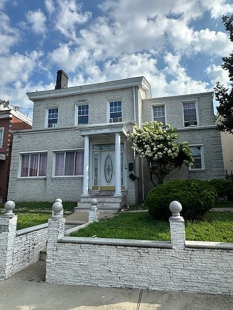 2nd image of 62 Henry St