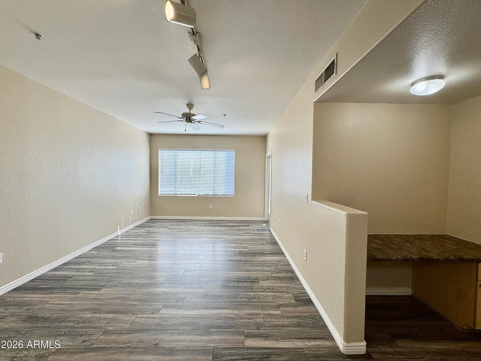 2 bed, 2.0 bath, 924 sqft, $1,450 — Photo 4