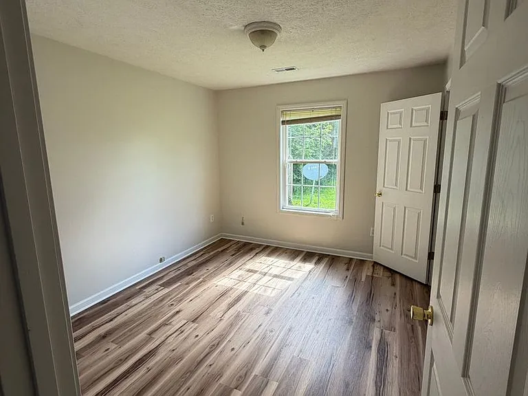 801 N Garfield St — Photo 6