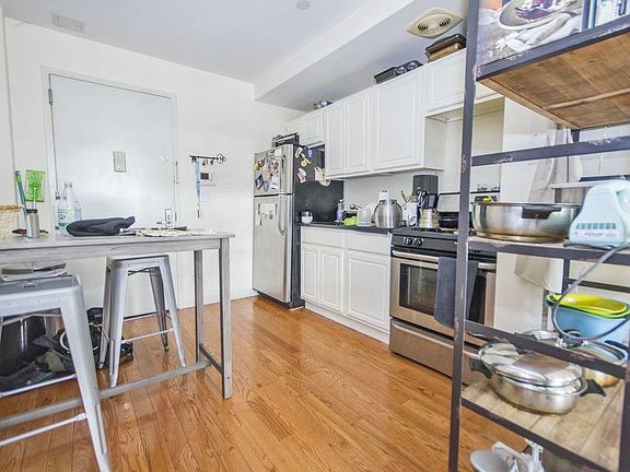 4th image of 230 Troutman St APT 1d