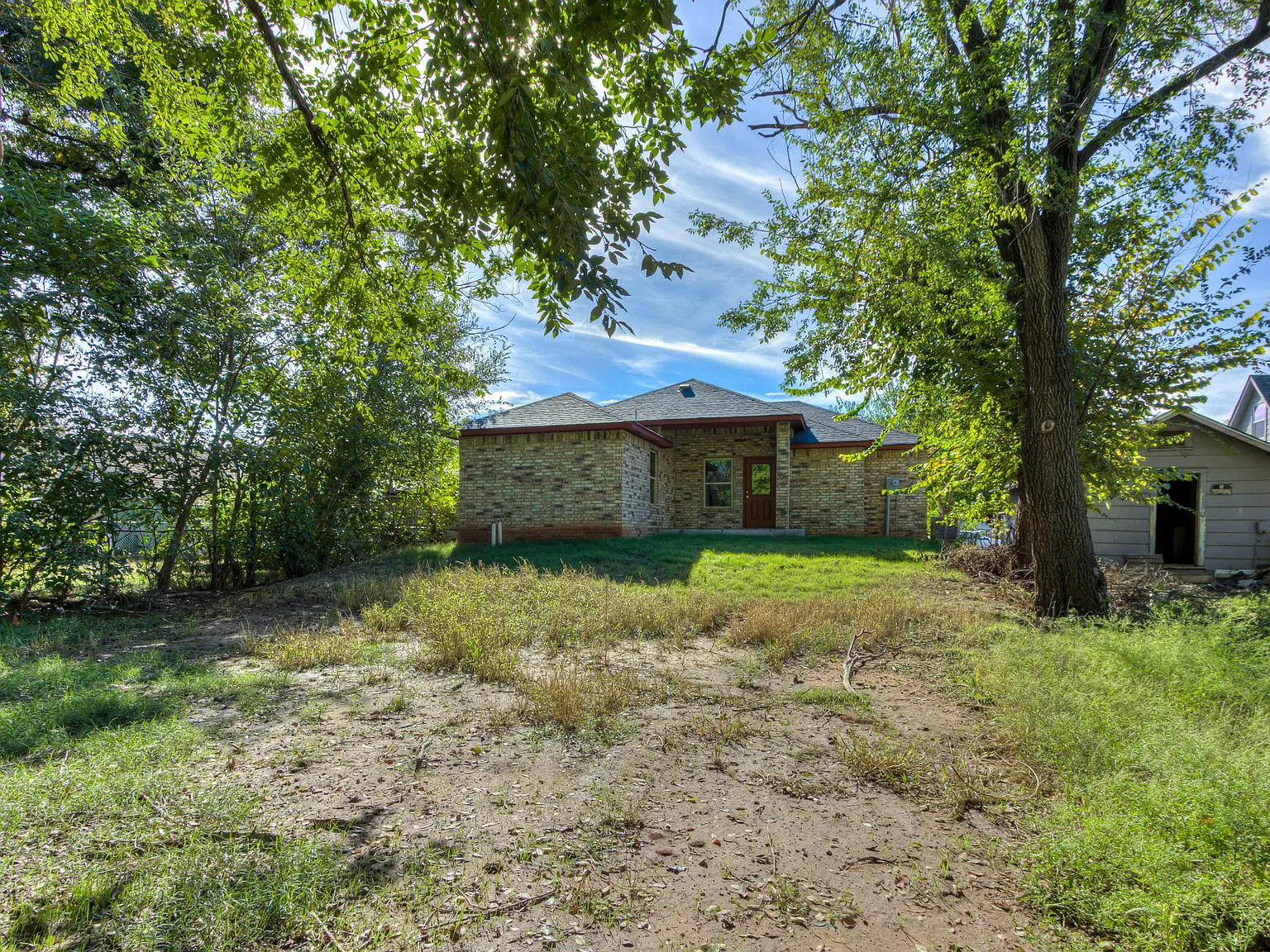 3 bed, 1340 sqft, $1,549 — Photo 3