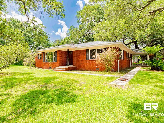 2nd image of 18347 Underwood Rd