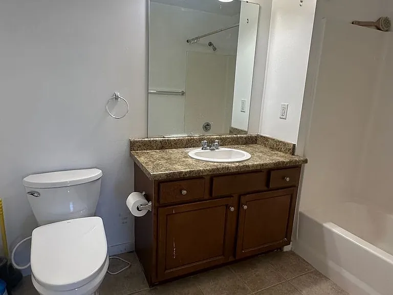 2150 S Main St #308 — Photo 11