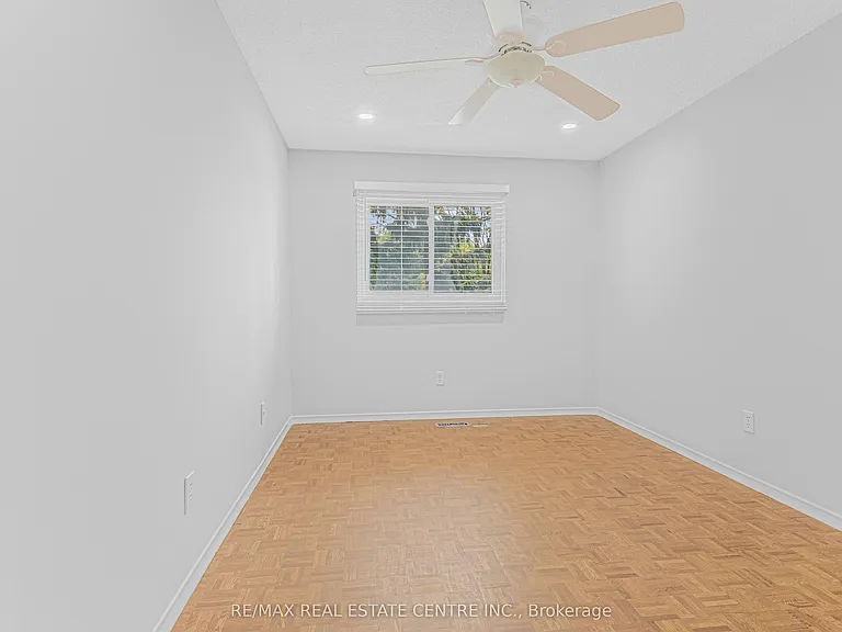 Trowbridge Dr — Photo 21