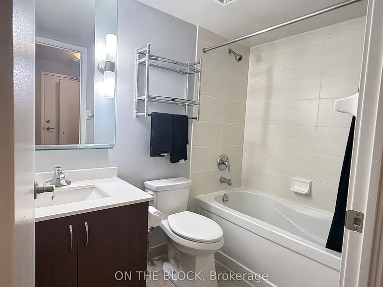 320 Richmond St E #313 — Photo 30