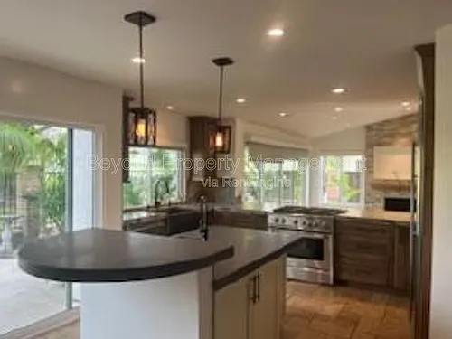 972 Ashton Ct Photo 1