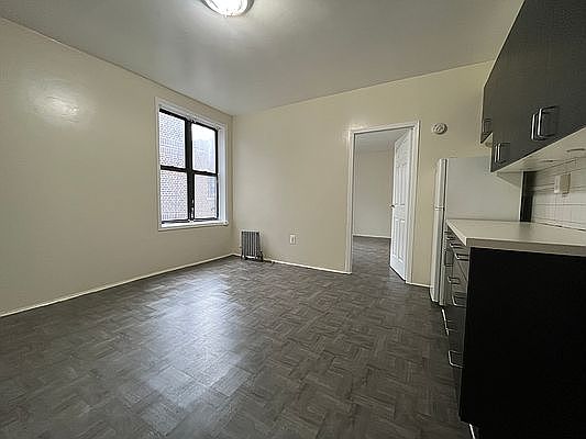 2nd image of 4996 Broadway APT 5G