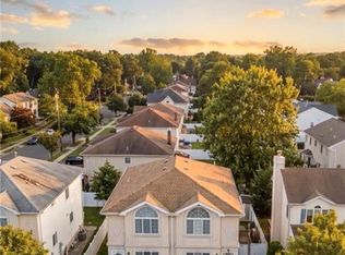 285 Robinson Ave, Staten Island, NY 10312