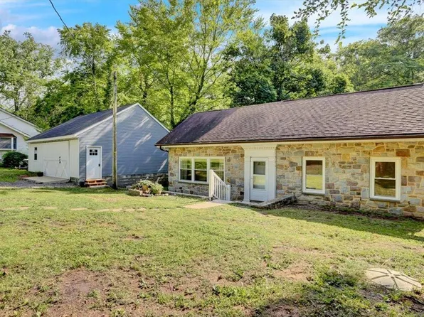 1014 Manatawny Rd, Boyertown, PA 19512