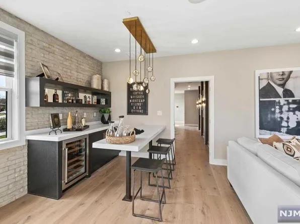 59 Cranberry Ln, Montvale, NJ 07645