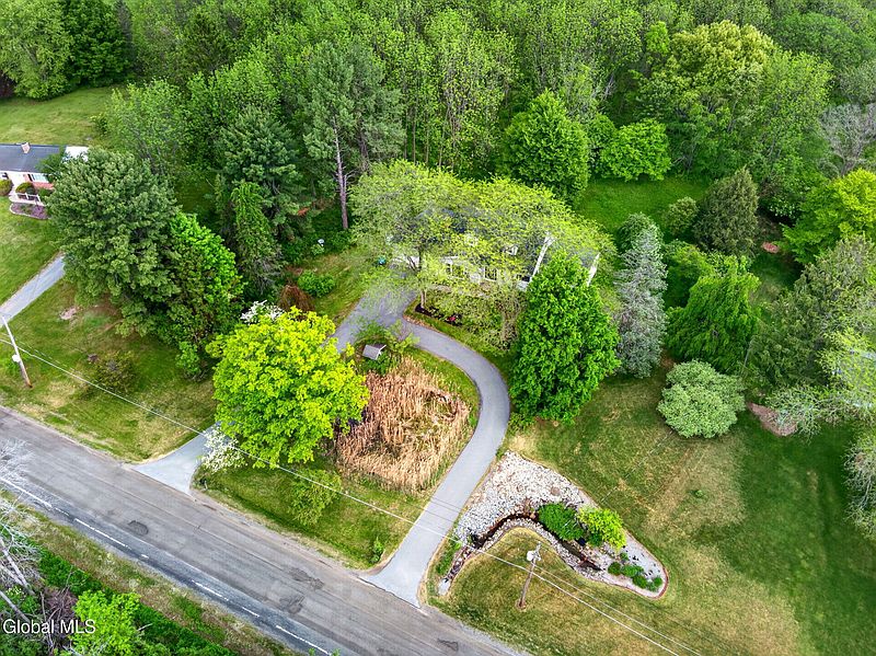 5th image of 643 Riverview Road