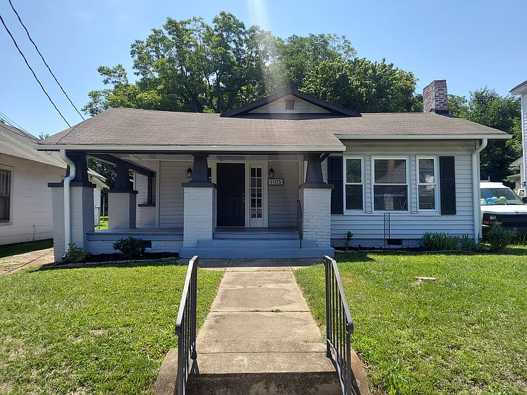 1105 Adams St — Photo 1