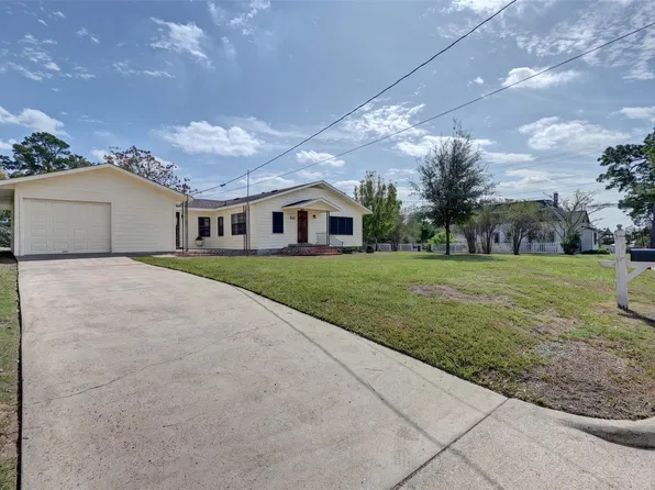 305 N Granville St, Bellville, TX 77418