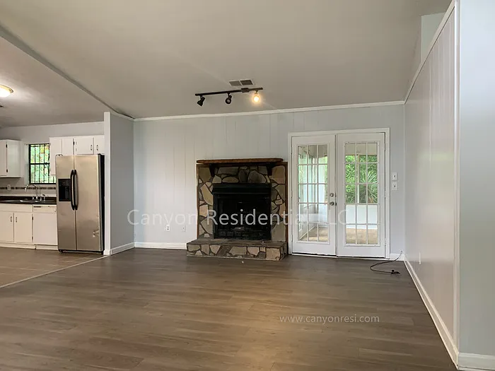 5825 Vernier Dr — Photo 8