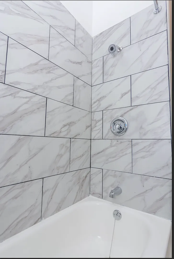 4200 W Washington Blvd — Photo 2