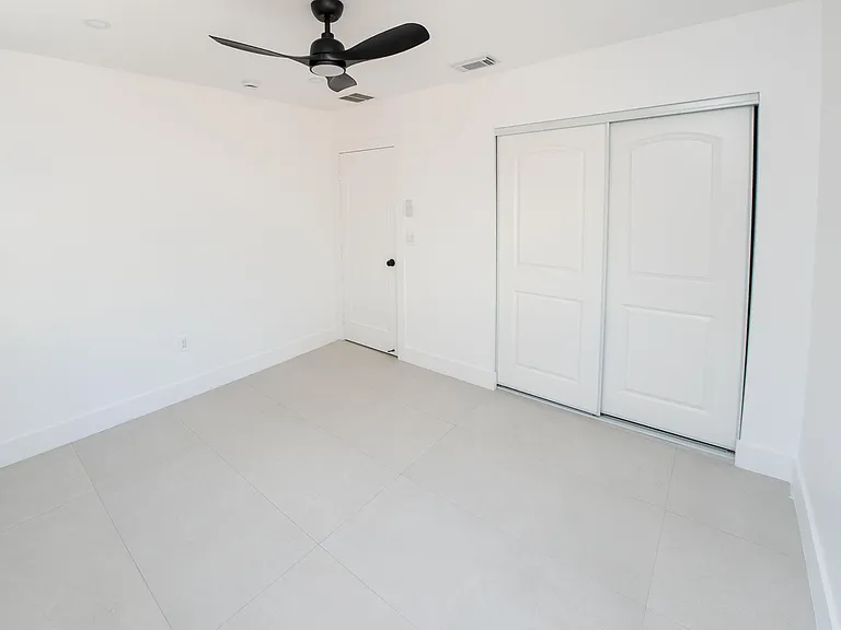 2160 SW 16th Ct — Photo 35