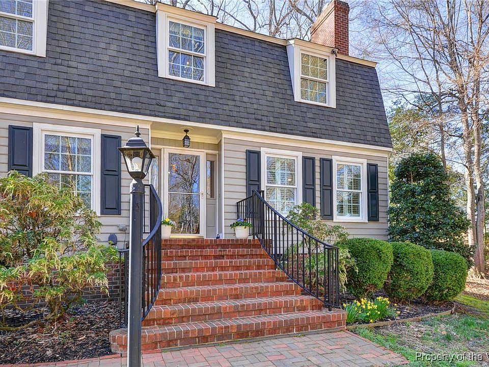 1st image of 100 Holloway Dr