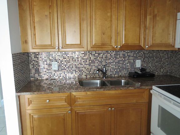 3rd image of 229 Northampton St #L