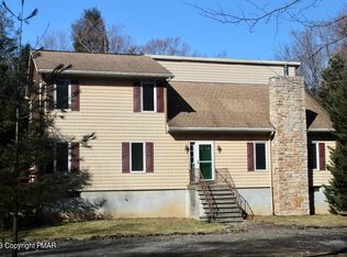310 High Country Dr, Blakeslee, PA 18610