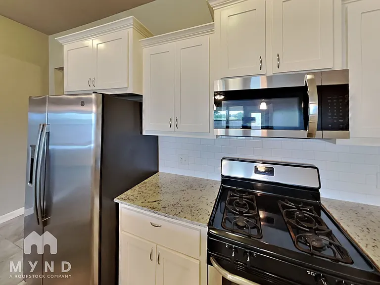 1109 Merlin Dr — Photo 8