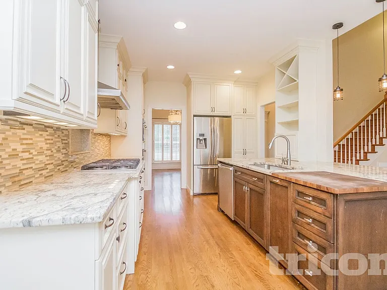 3010 Bonaventure Ct — Photo 5