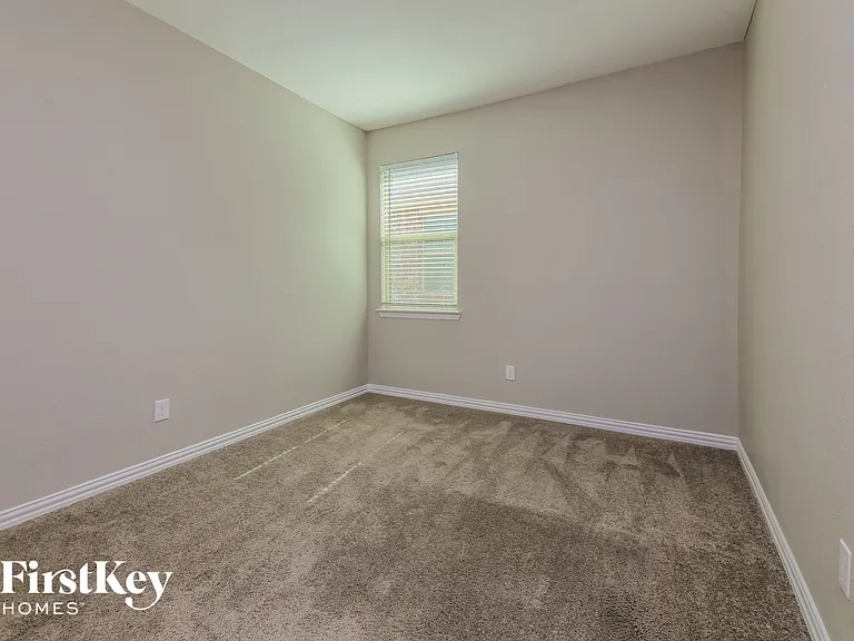 2144 Clarion Dr — Photo 13