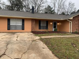 124 Thousand Oaks Cir, Jackson, MS 39212