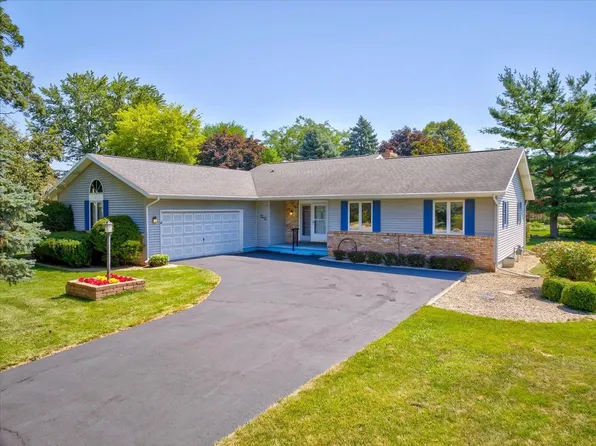 409 Riverwood Bnd, Deforest, WI 53532