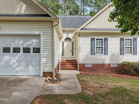 2nd image of 102 Ashton Ct