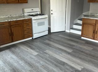 536 Britton St APT 2R, Chicopee, MA 01020