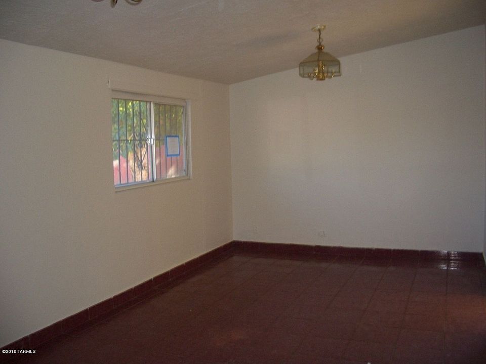 2nd image of 2102 S Norton Ave