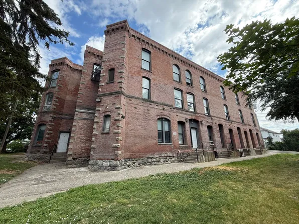 Natalie Apartments!, 1412 N Post St #A5, Spokane, WA 99201