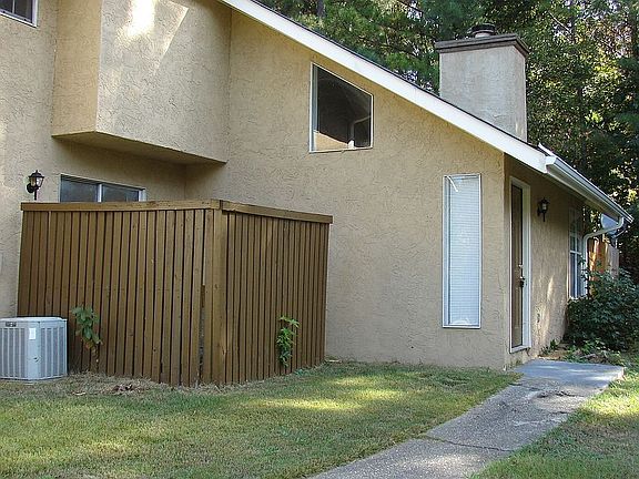 Unit C (2 b/2 b) at rear