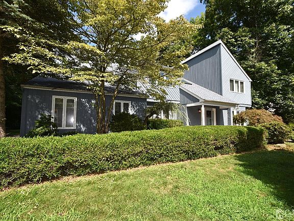3rd image of 3 Wood Lake Ct