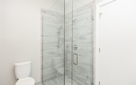 3rd image of 1023 N Ashland Ave #302