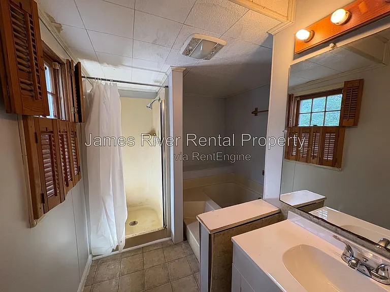 1312 Laurel Ln — Photo 15
