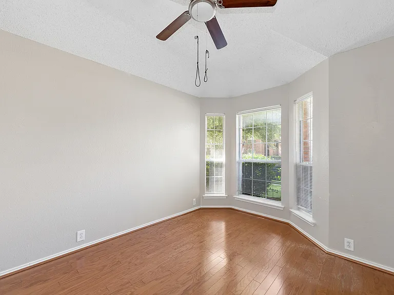 10613 Brandenberg Dr — Photo 23