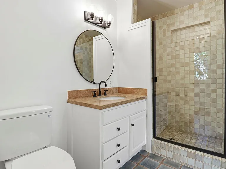 Downstairs Full Bath