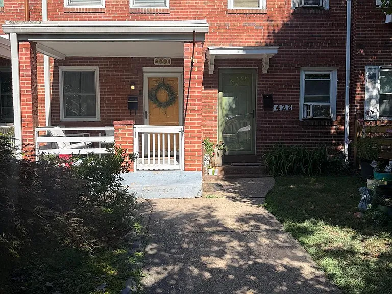 420 N Henry St — Photo 1