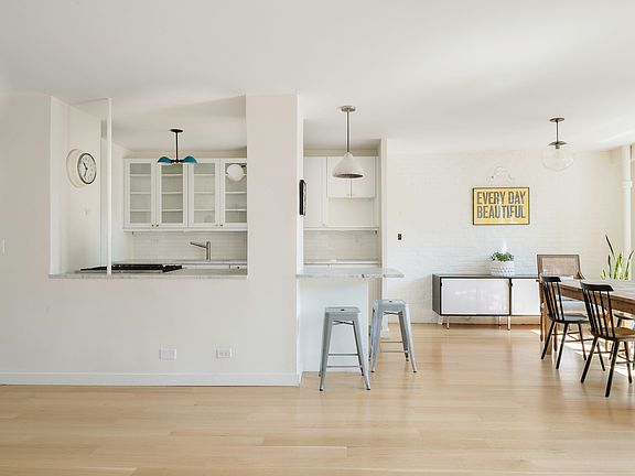 4th image of 155 W 68th St #1624/1625