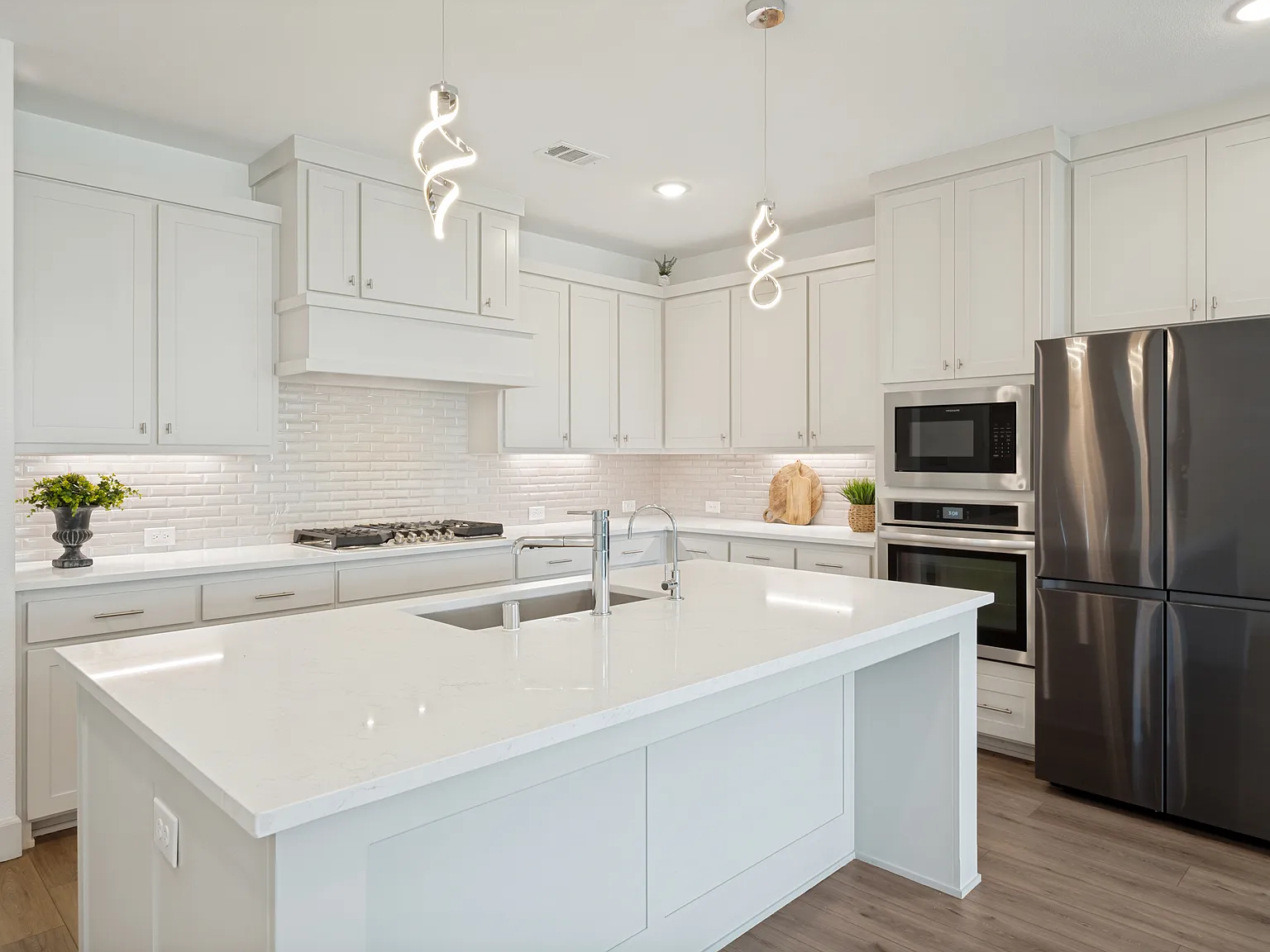 5 bed, 5.5 bath, 3613 sqft, $4,500 — Photo 2
