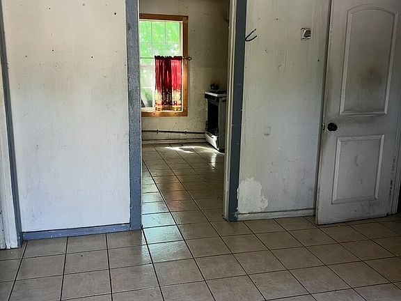 5th image of 223 SW 19th Street