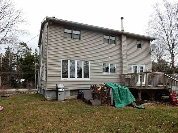 4th image of 2460 Sackville Dr