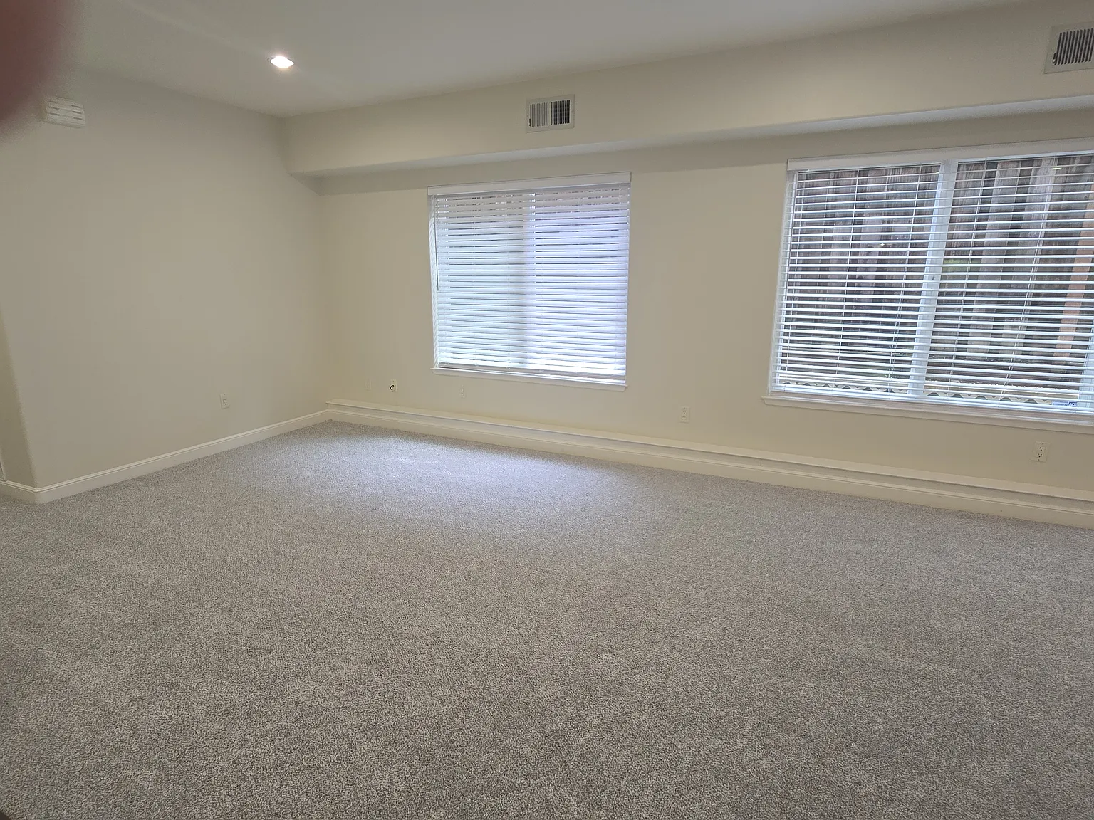 2 bed, 1200 sqft, $4,000 — Photo 4