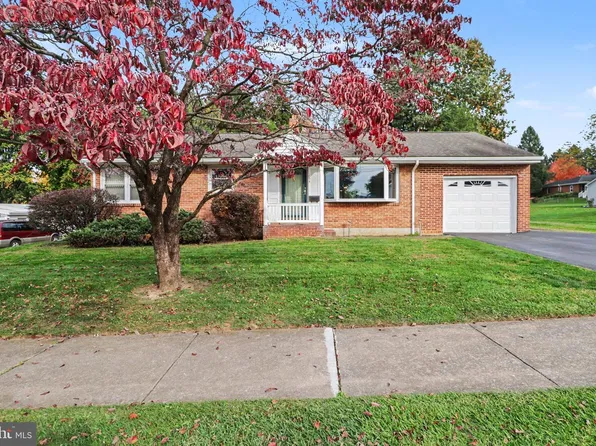 105 Orchard St, Mechanicsburg, PA 17055
