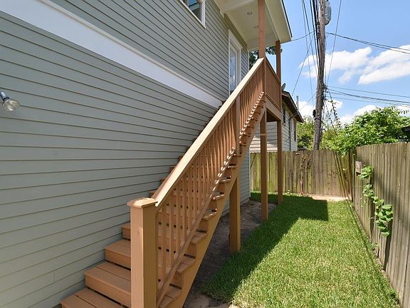 3rd image of 119 E 26th A Houston #A