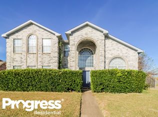 214 N Waterford Oaks Dr, Cedar Hill, TX 75104